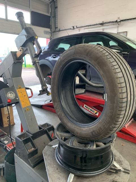 Changement des filtres d'habitacle et révision climatisation Breval dans les Yvelines