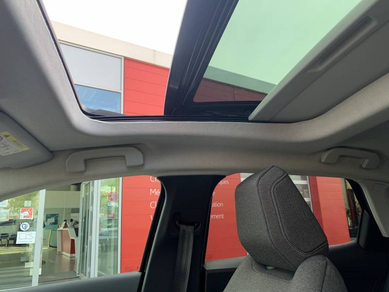 Toit ouvrant vitré de Nouvelle C4 d'occasion en vente à la Carrosserie Rosnéenne à côté de Magnanville
